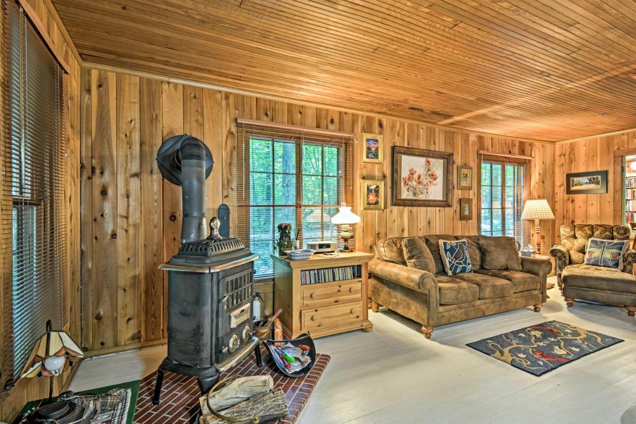 Pet-Friendly One Crow Cottage In Harbor Springs! Eksteriør billede